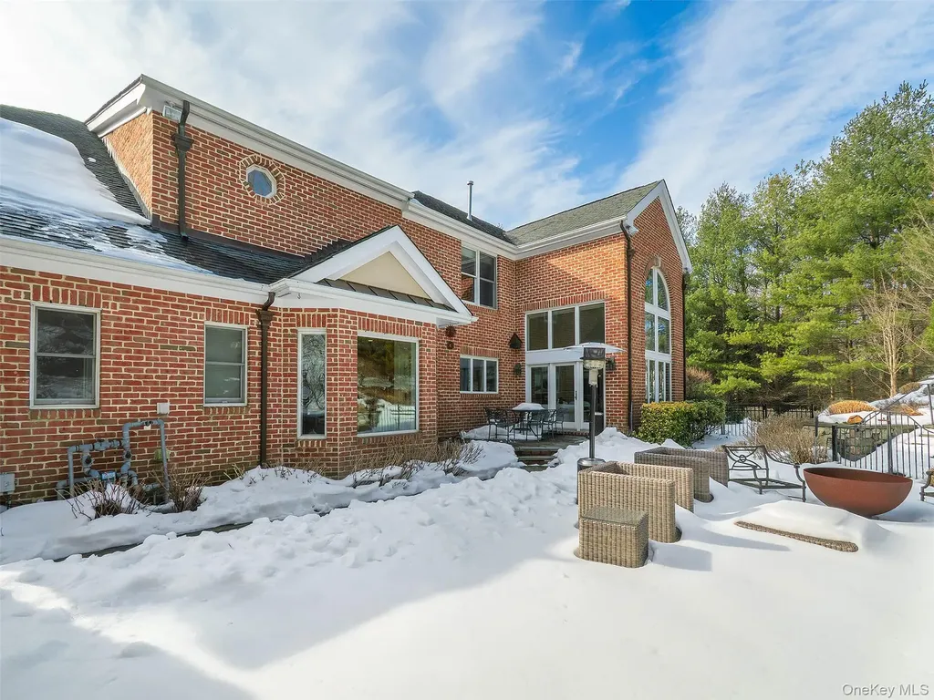18 Harriman Drive Sands Point NY 11050