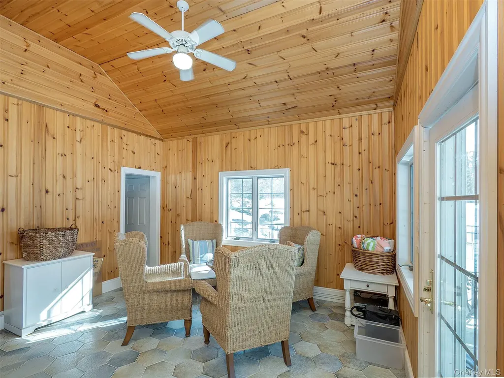 18 Harriman Drive Sands Point NY 11050