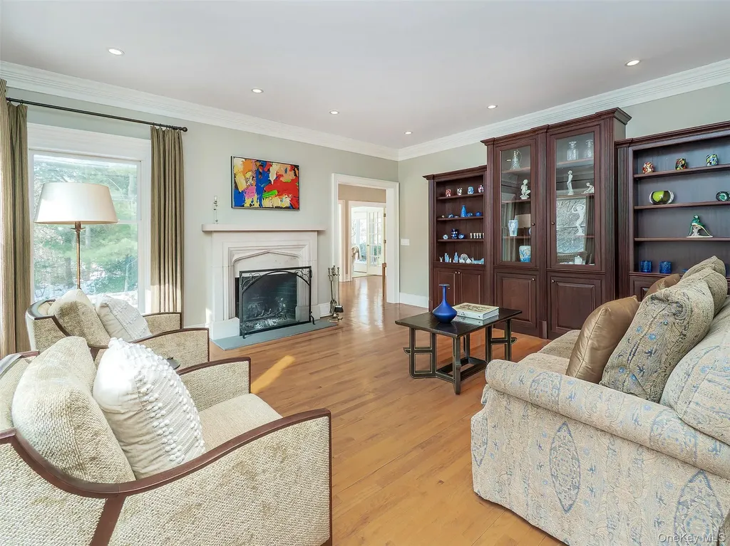 18 Harriman Drive Sands Point NY 11050