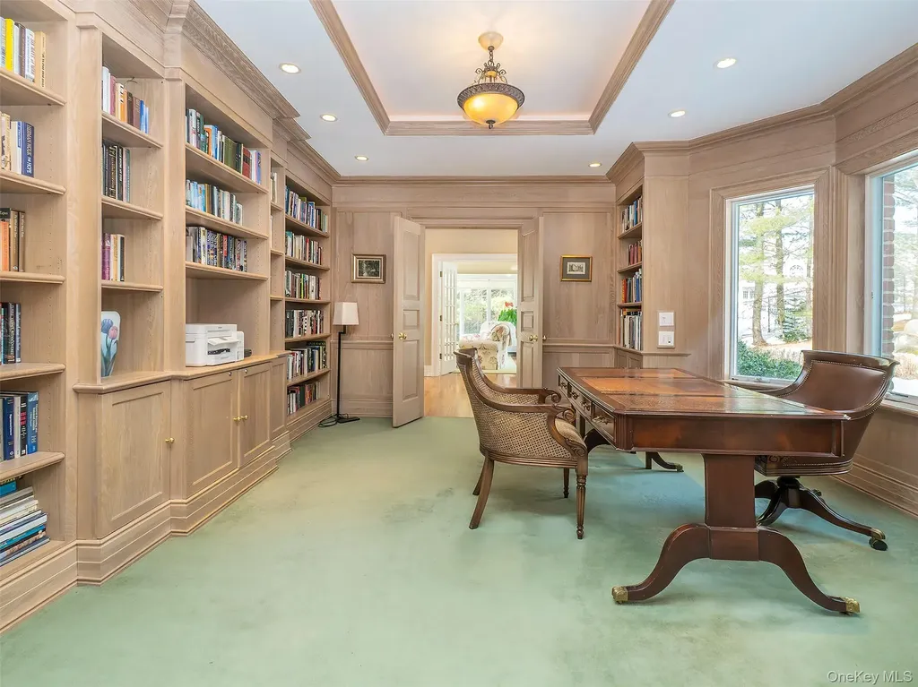 18 Harriman Drive Sands Point NY 11050