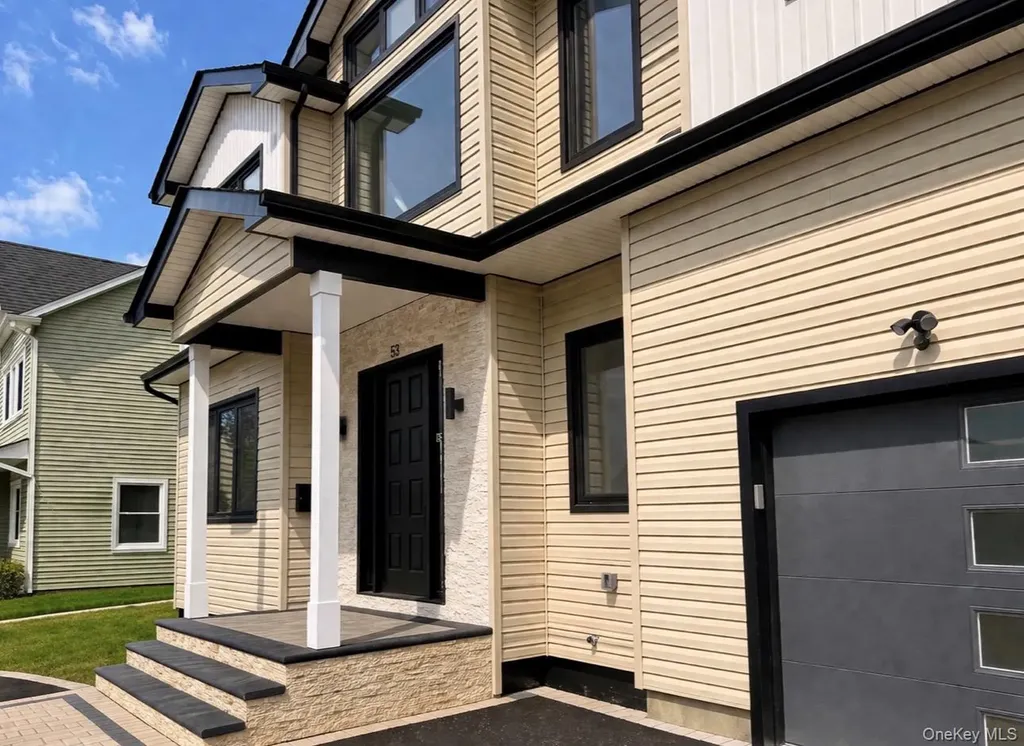 53 Blackbird Lane Levittown NY 11756