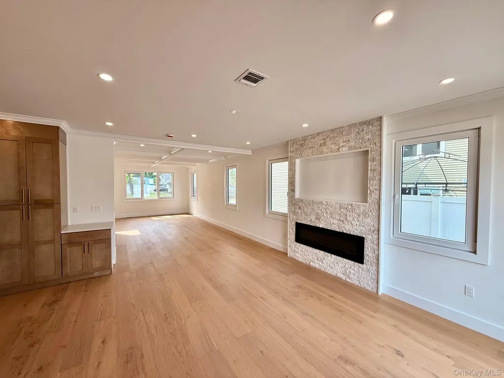 53 Blackbird Lane Levittown NY 11756