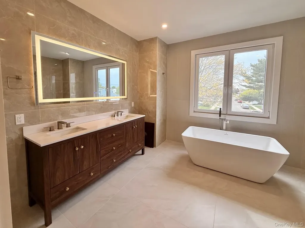 53 Blackbird Lane Levittown NY 11756