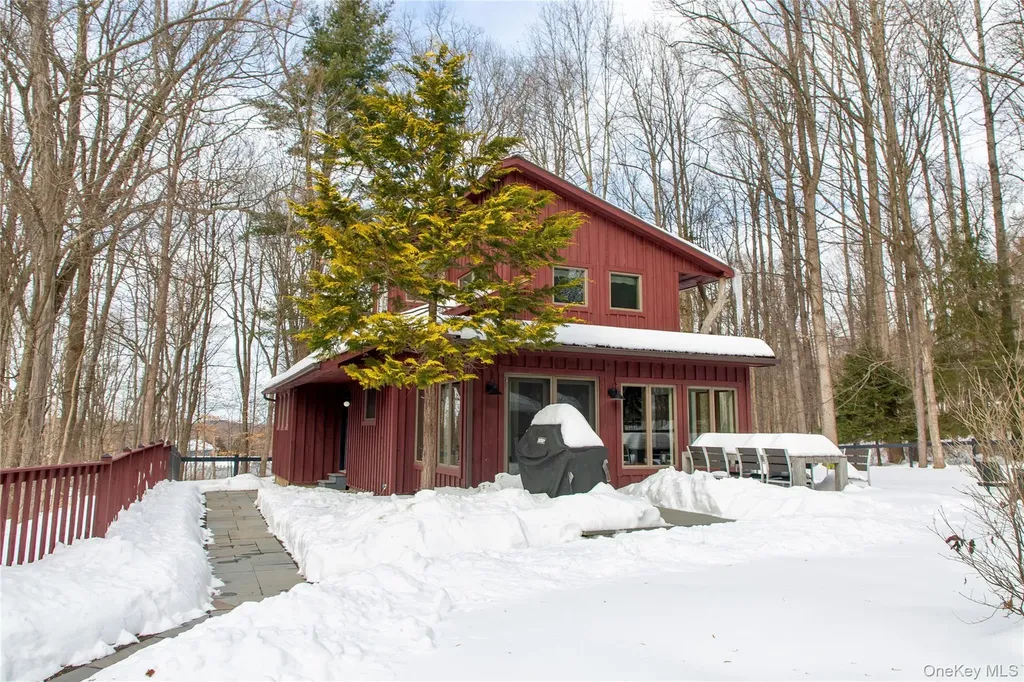 37 Williams Road Red Hook NY 12571