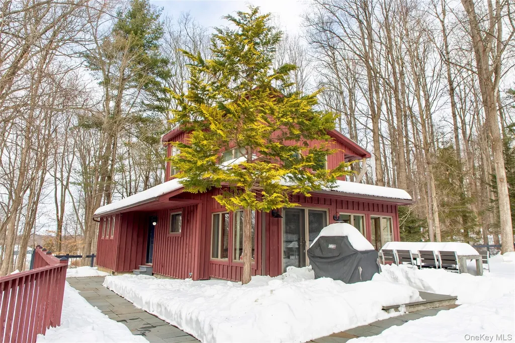 37 Williams Road Red Hook NY 12571