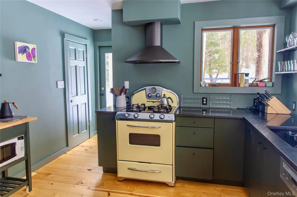 37 Williams Road Red Hook NY 12571