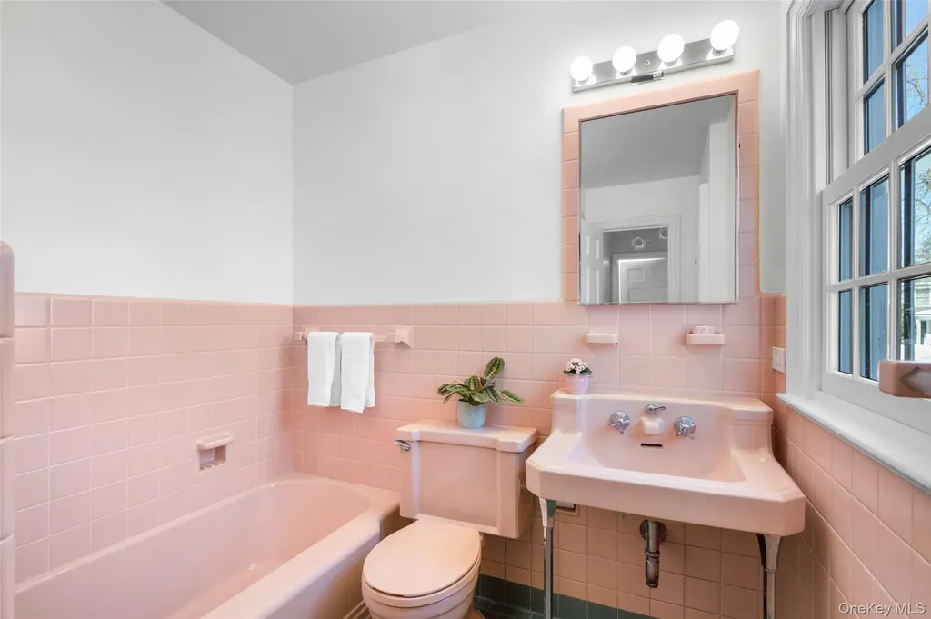 35 Byron Lane Larchmont NY 10538