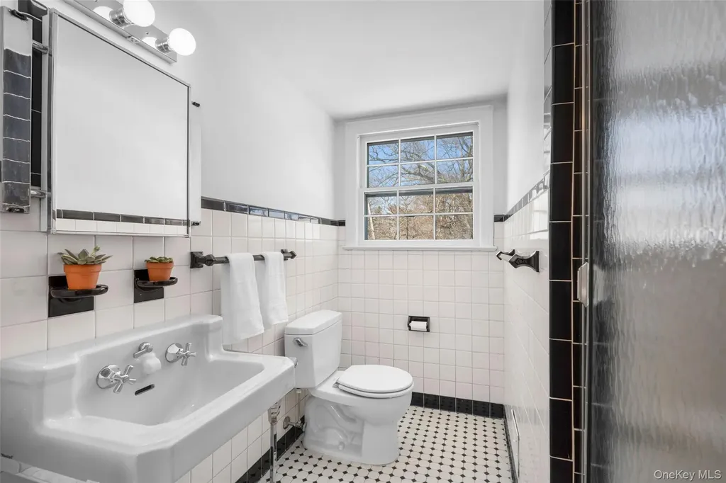 35 Byron Lane Larchmont NY 10538