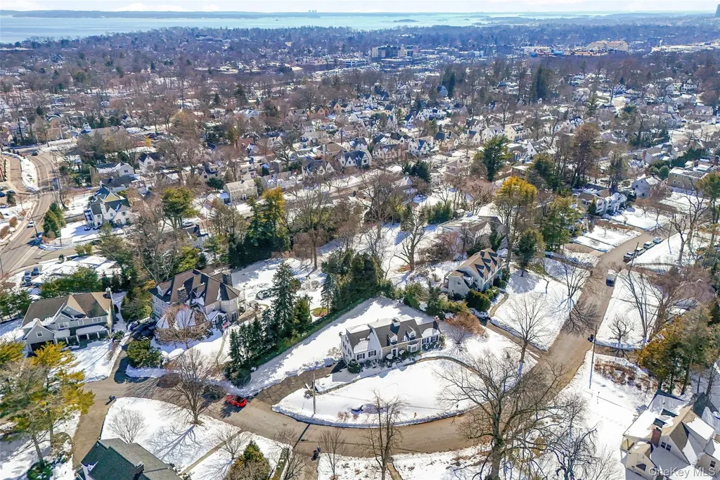 35 Byron Lane Larchmont NY 10538