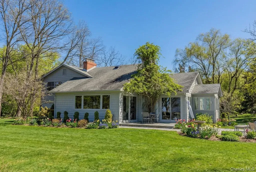 5 Shore Drive Setauket NY 11733