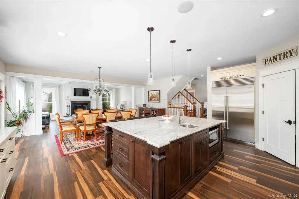 1016 Forest Glen New Windsor NY 12553