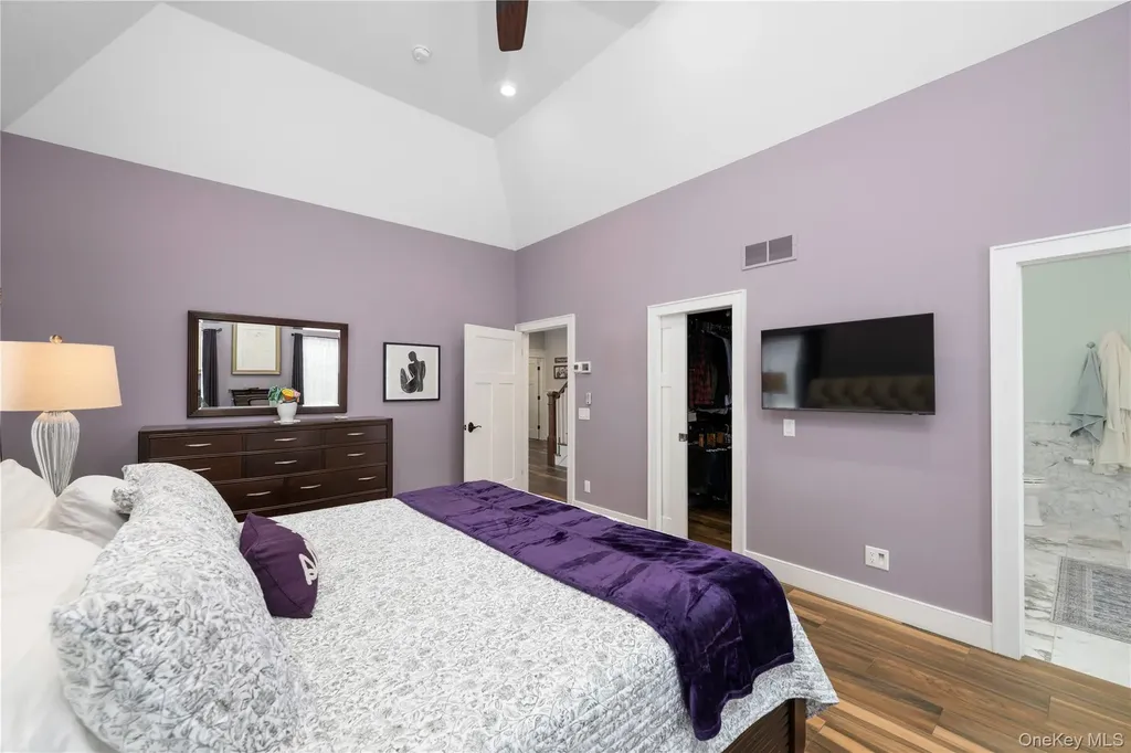 1016 Forest Glen New Windsor NY 12553