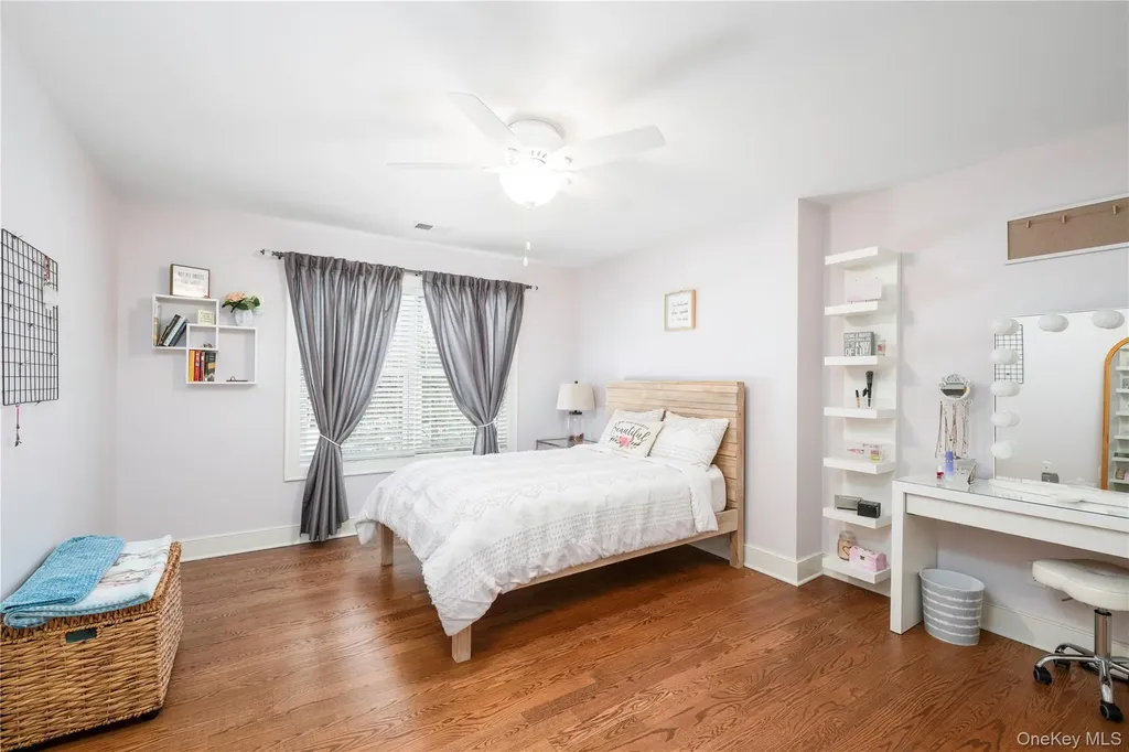 1016 Forest Glen New Windsor NY 12553