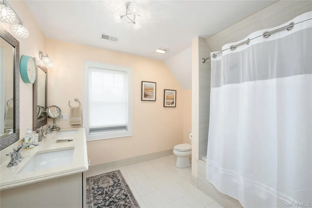 1016 Forest Glen New Windsor NY 12553