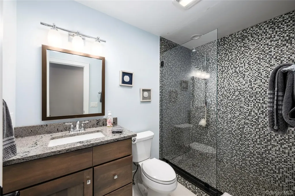 1016 Forest Glen New Windsor NY 12553