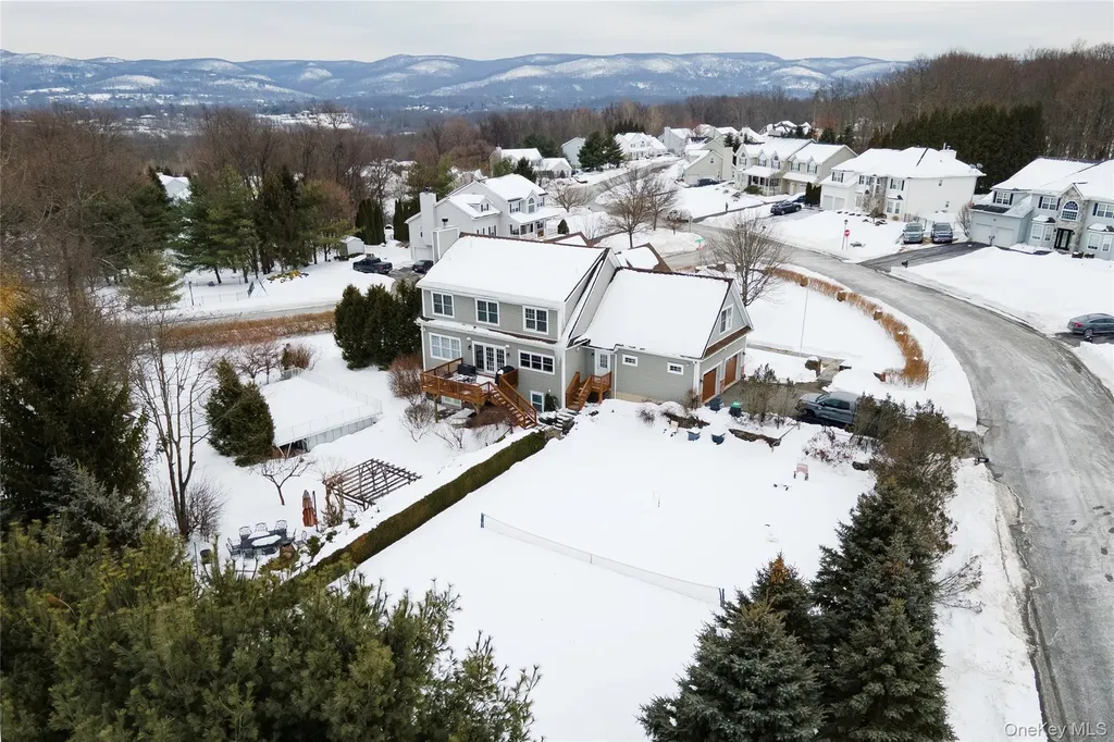 1016 Forest Glen New Windsor NY 12553