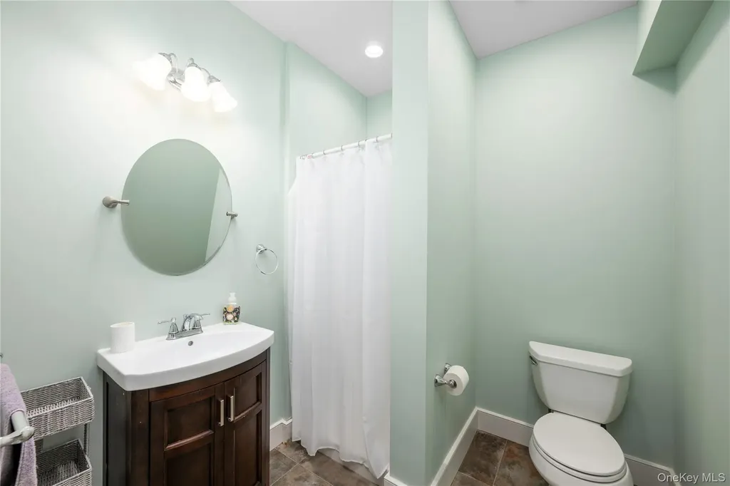 1016 Forest Glen New Windsor NY 12553