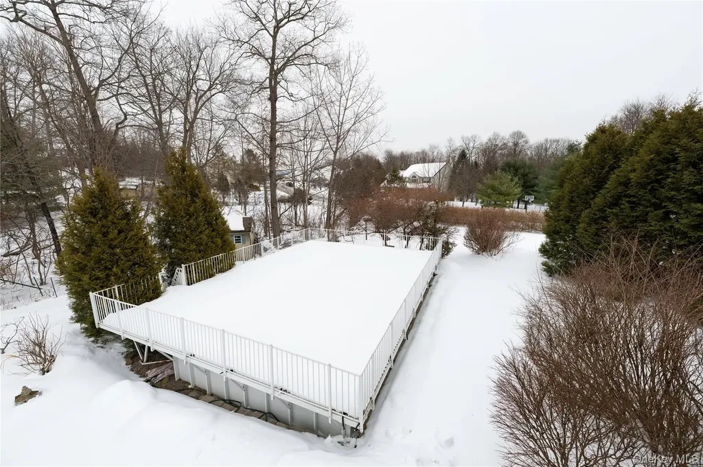 1016 Forest Glen New Windsor NY 12553