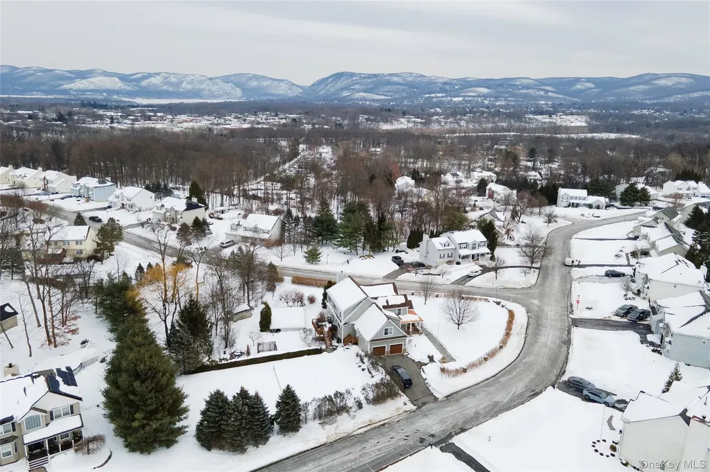 1016 Forest Glen New Windsor NY 12553