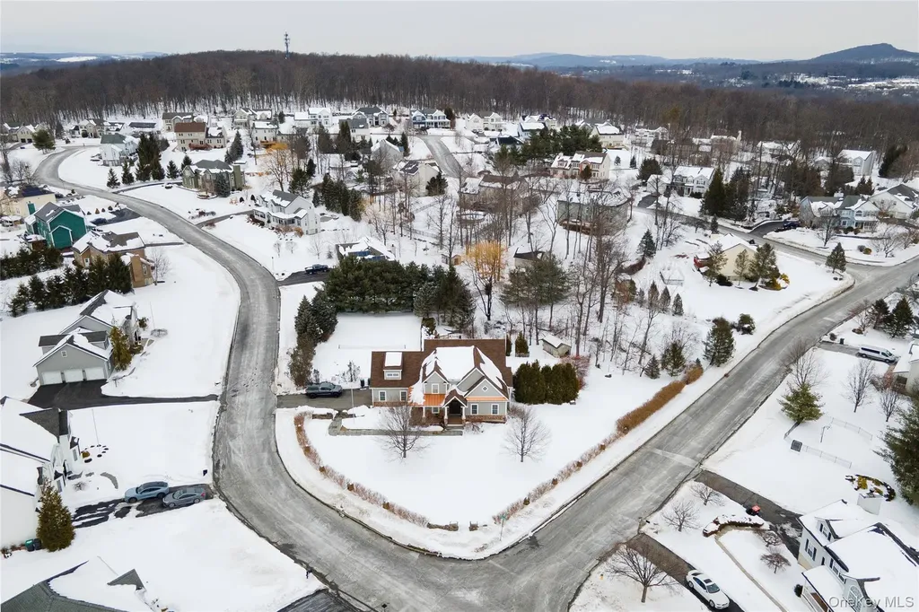 1016 Forest Glen New Windsor NY 12553