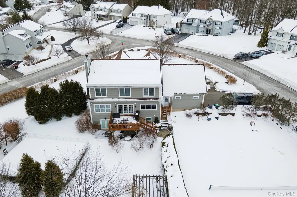 1016 Forest Glen New Windsor NY 12553