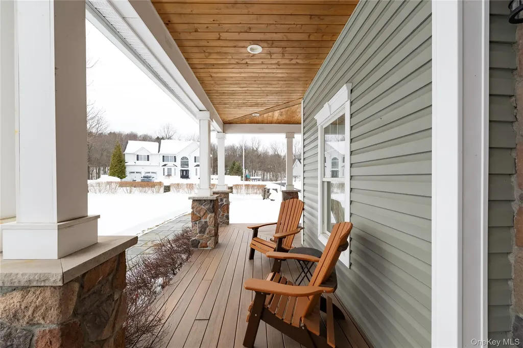 1016 Forest Glen New Windsor NY 12553