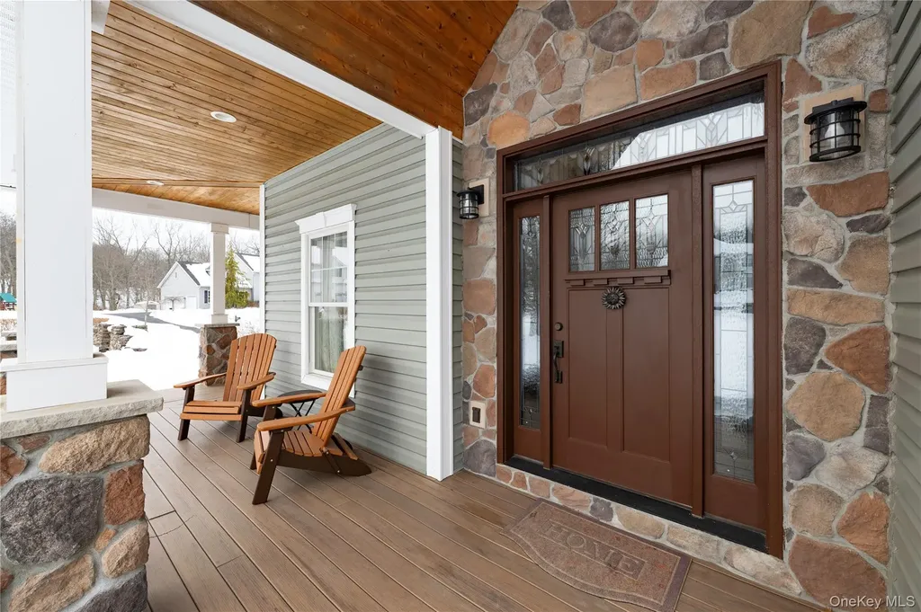 1016 Forest Glen New Windsor NY 12553