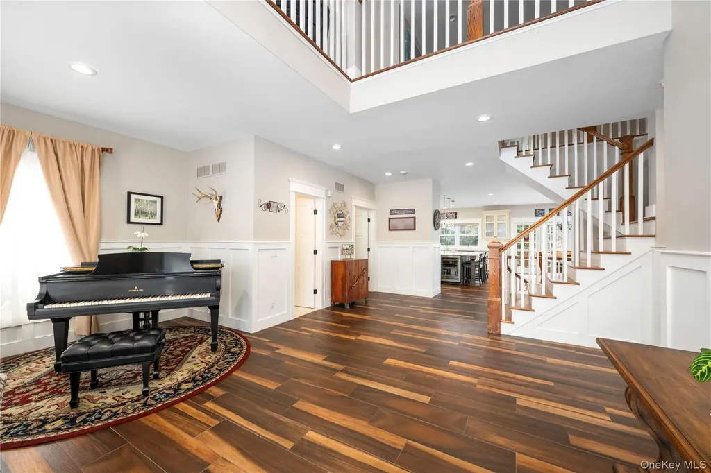 1016 Forest Glen New Windsor NY 12553