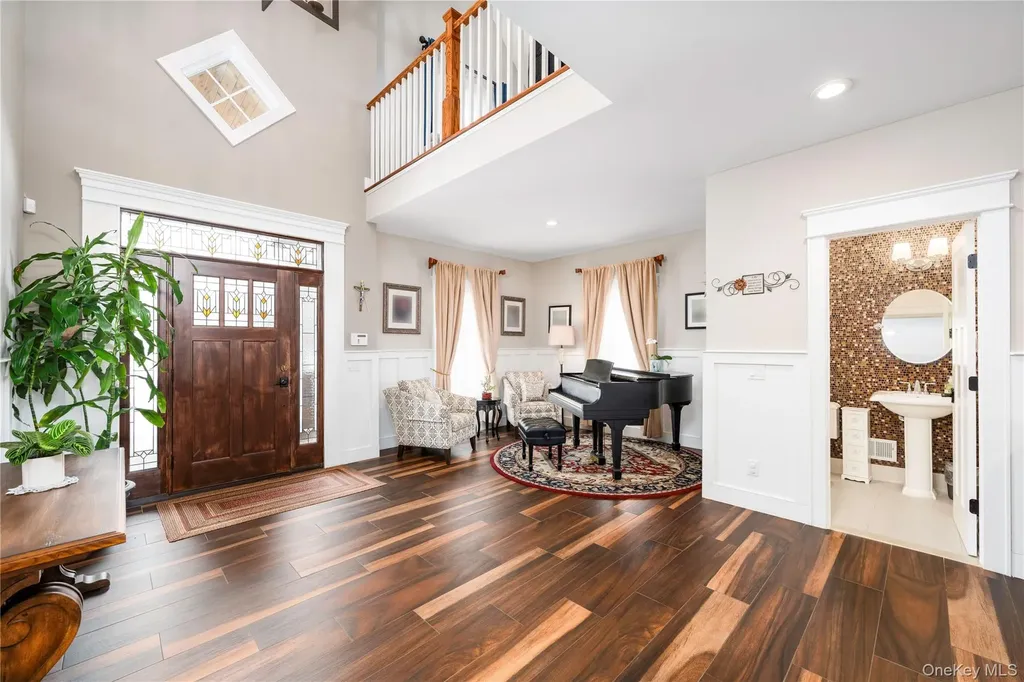 1016 Forest Glen New Windsor NY 12553