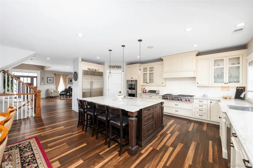 1016 Forest Glen New Windsor NY 12553