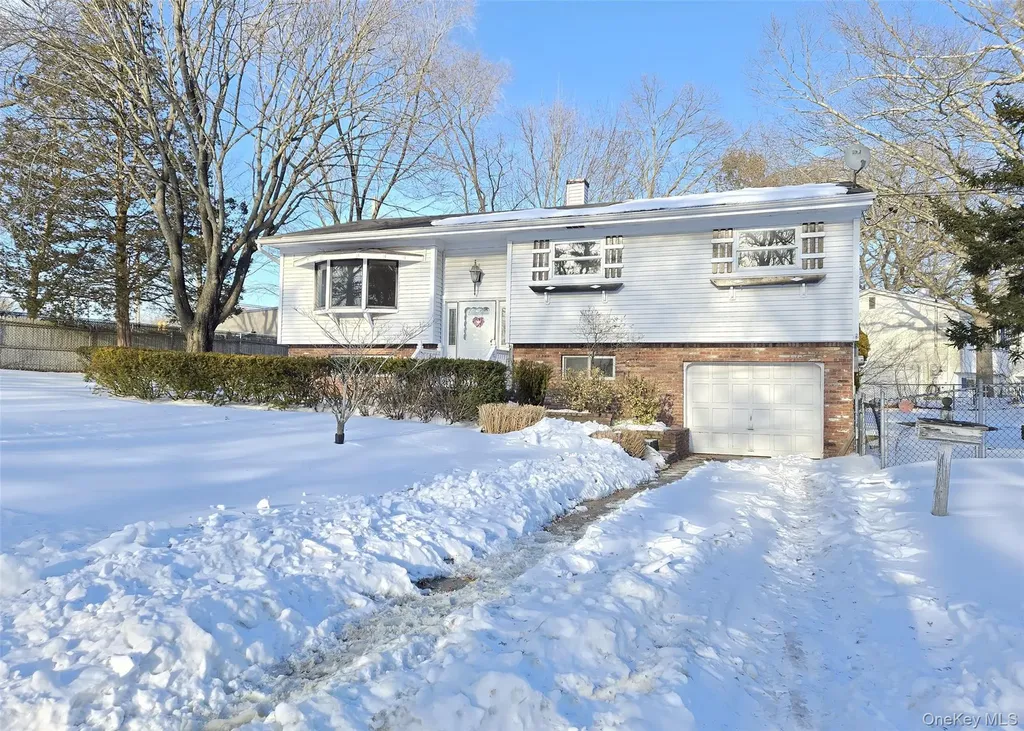 19 University Drive Ronkonkoma NY 11779