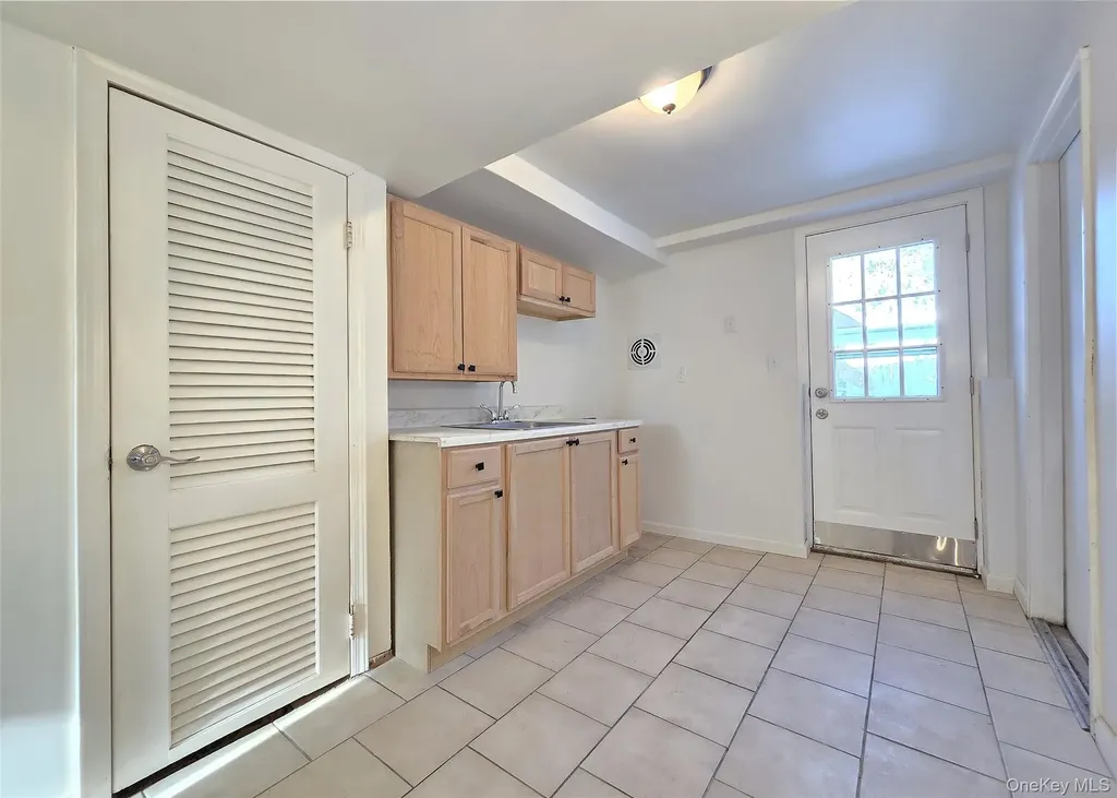 19 University Drive Ronkonkoma NY 11779