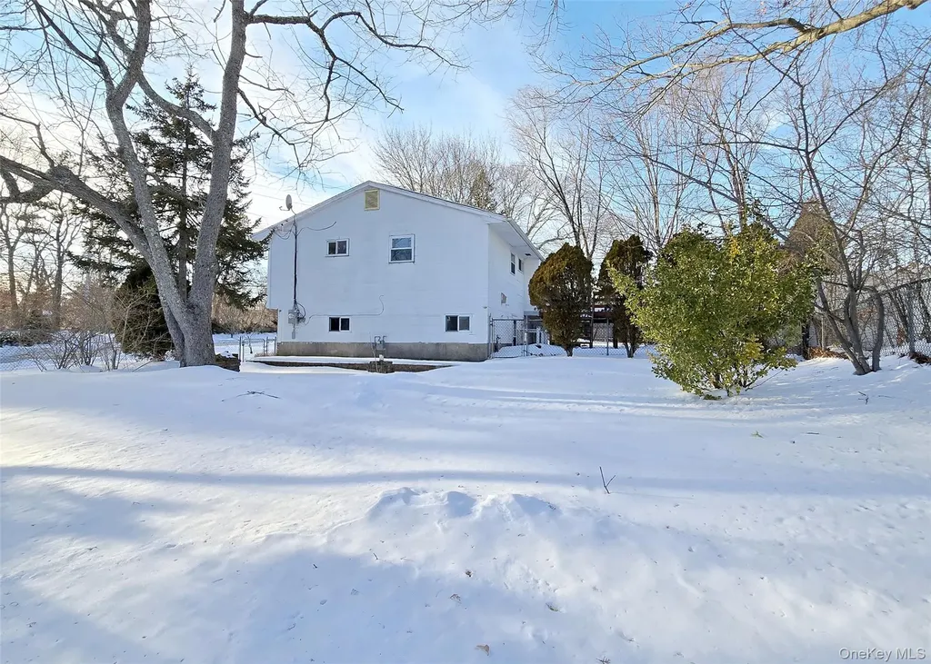 19 University Drive Ronkonkoma NY 11779