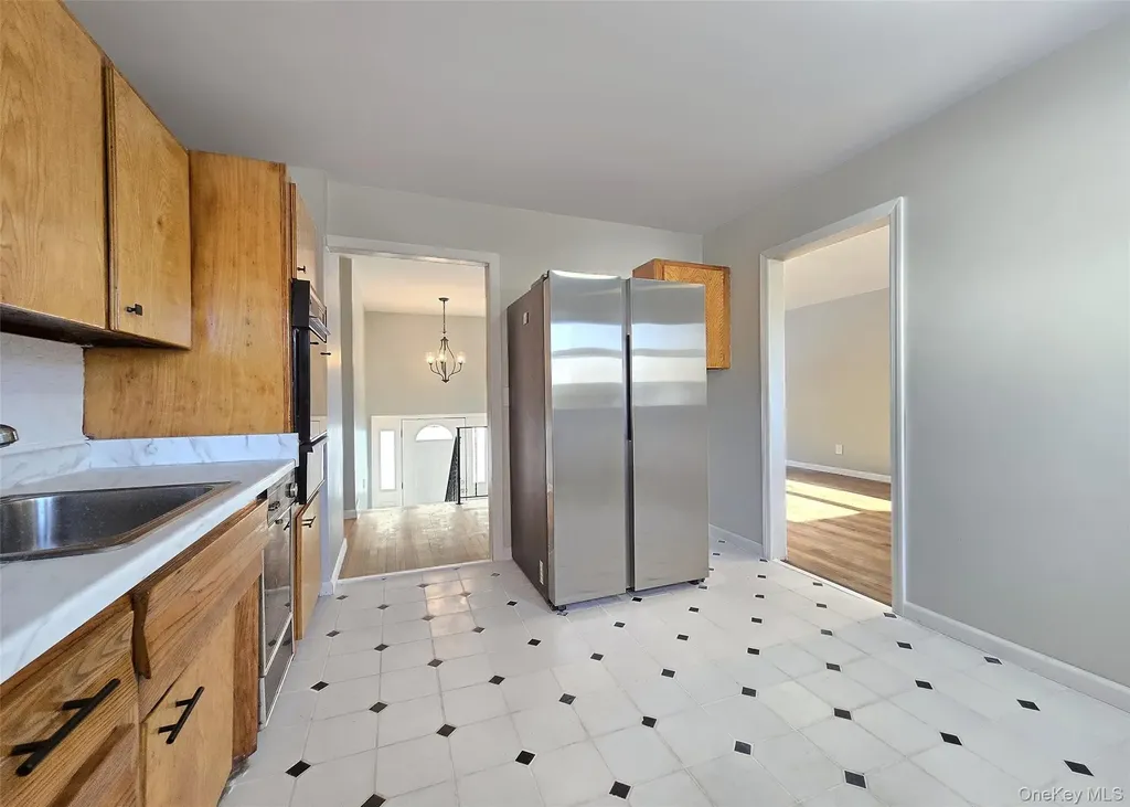 19 University Drive Ronkonkoma NY 11779