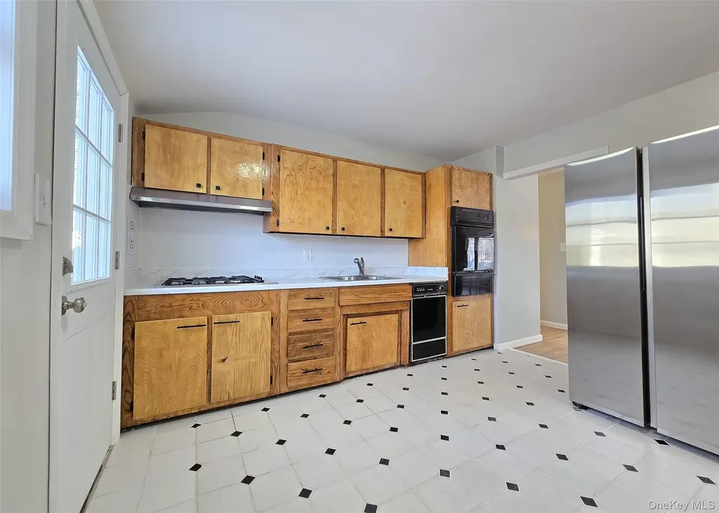 19 University Drive Ronkonkoma NY 11779