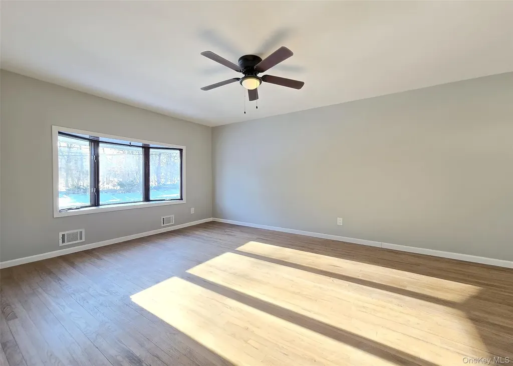 19 University Drive Ronkonkoma NY 11779