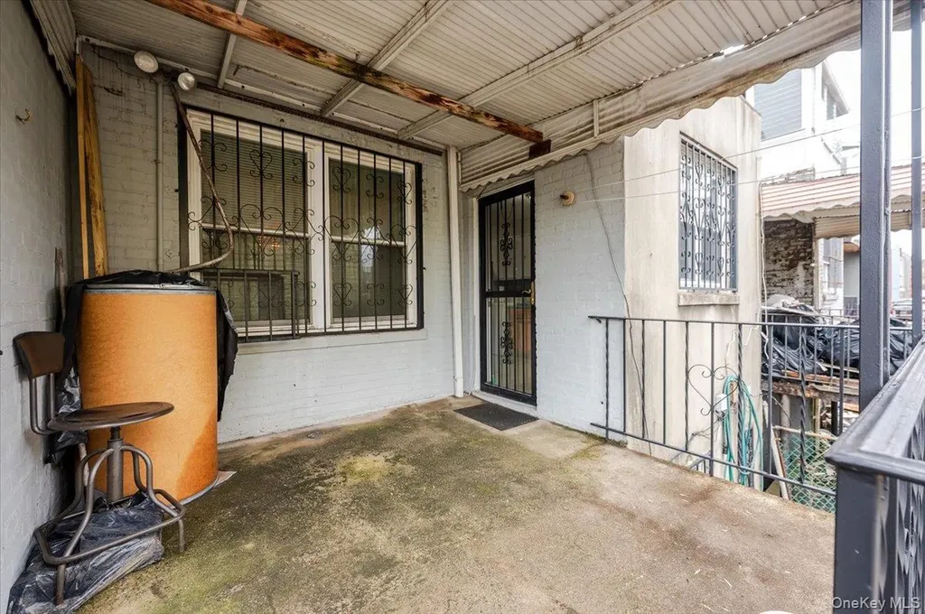 3304 Bouck Avenue Bronx NY 10469