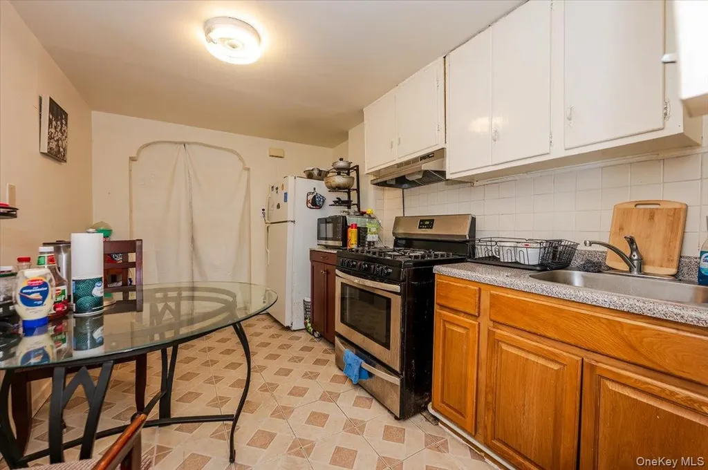 3304 Bouck Avenue Bronx NY 10469