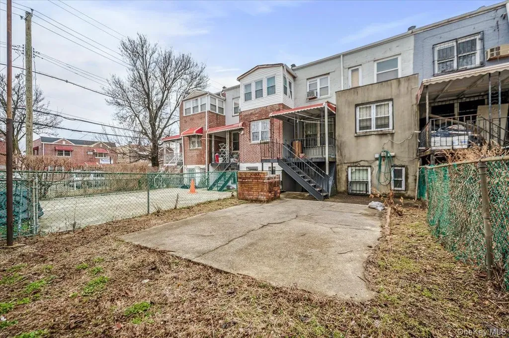 3304 Bouck Avenue Bronx NY 10469