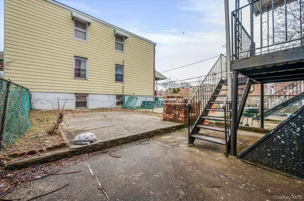 3304 Bouck Avenue Bronx NY 10469