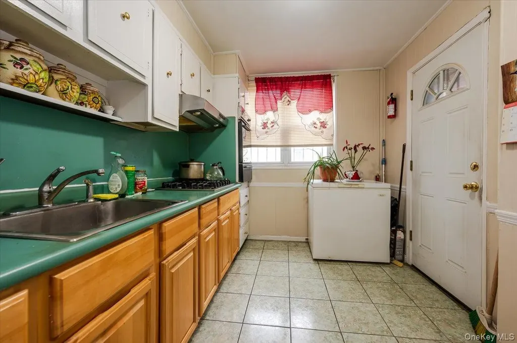 3304 Bouck Avenue Bronx NY 10469
