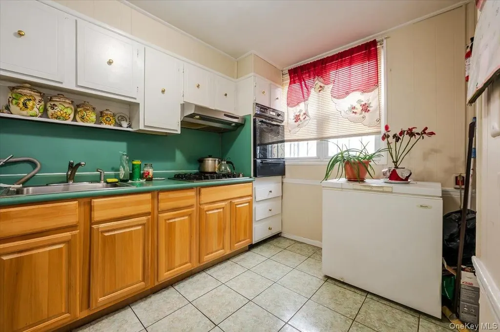 3304 Bouck Avenue Bronx NY 10469