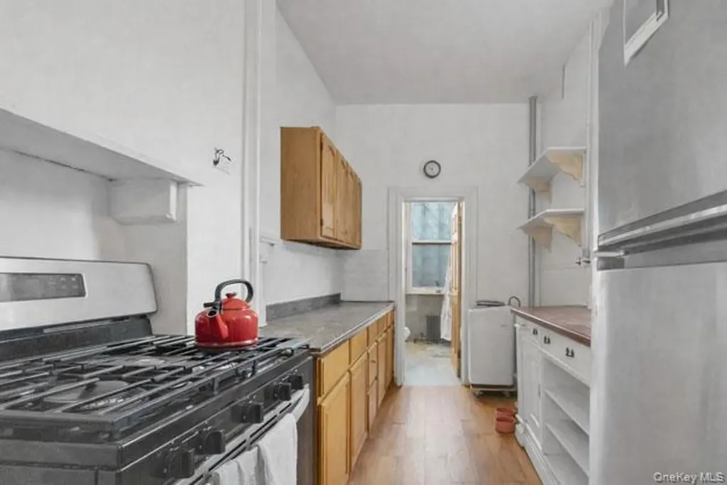 584 Sterling Place Brooklyn NY 11238