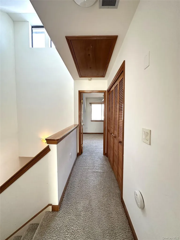 211 Falcon Court Poughkeepsie NY 12603