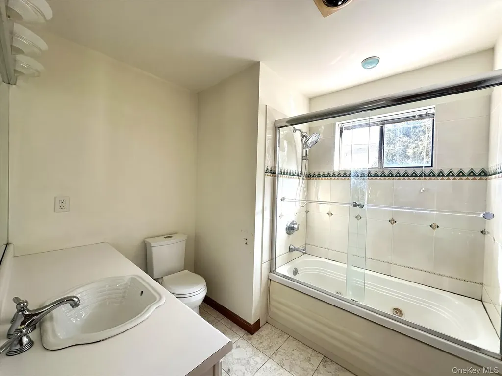 211 Falcon Court Poughkeepsie NY 12603
