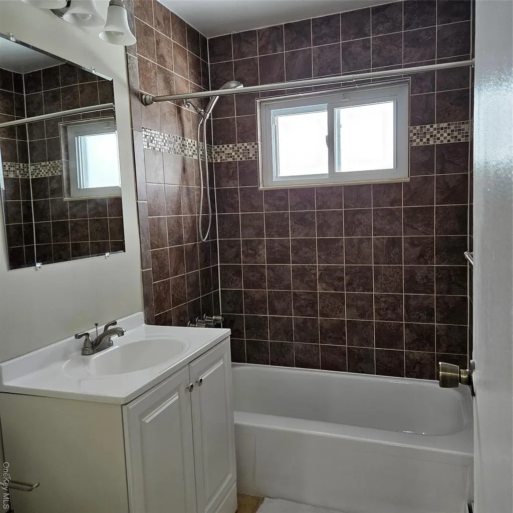 71 Adams Road Central Islip NY 11722