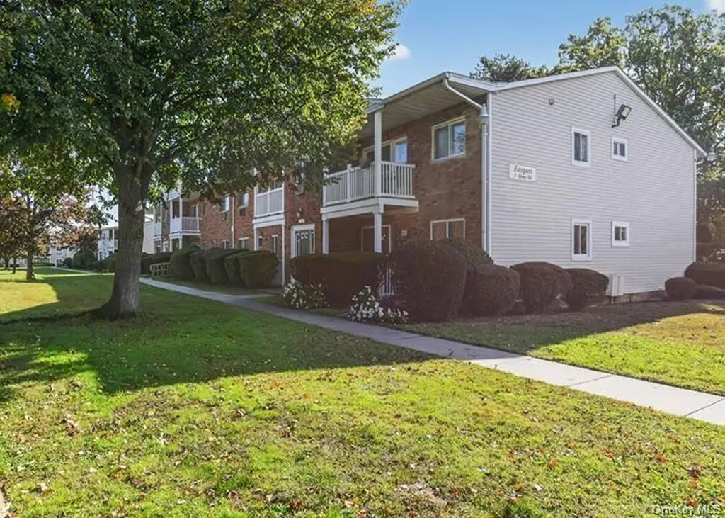 71 Adams Road Central Islip NY 11722
