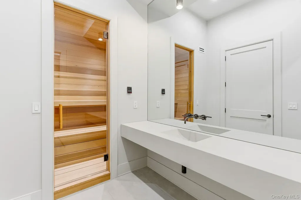 120 Halsey Lane Bridgehampton NY 11932