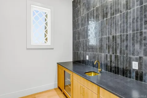 120 Halsey Lane Bridgehampton NY 11932
