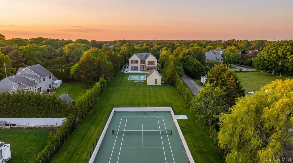 50 Tuckahoe Lane Southampton NY 11968